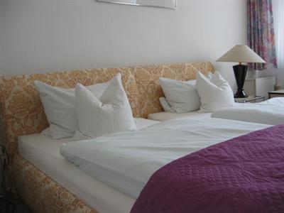 фото отеля Hotel Happy Bad Bramstedt