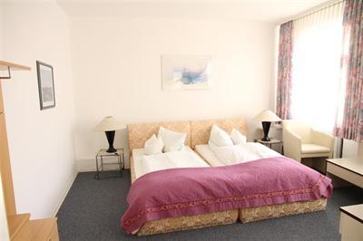 фото отеля Hotel Happy Bad Bramstedt