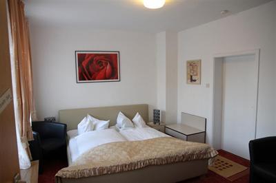 фото отеля Hotel Happy Bad Bramstedt