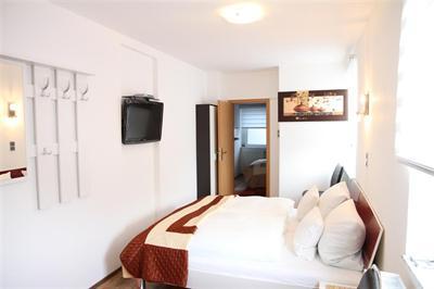 фото отеля Hotel Happy Bad Bramstedt