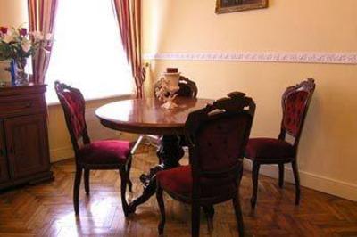 фото отеля Empire Apartment