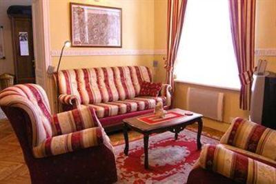 фото отеля Empire Apartment