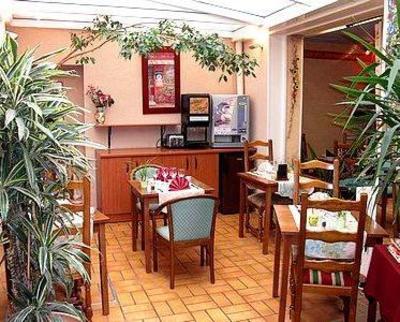фото отеля Hotel de France Rochechouart