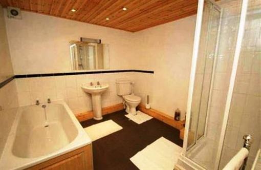 фото отеля Hollin Barn Holiday Cottages