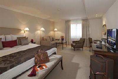 фото отеля Bristol Hotel Geneva