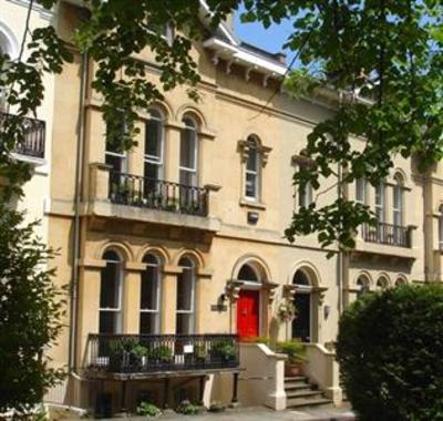 фото отеля Hanover House Cheltenham