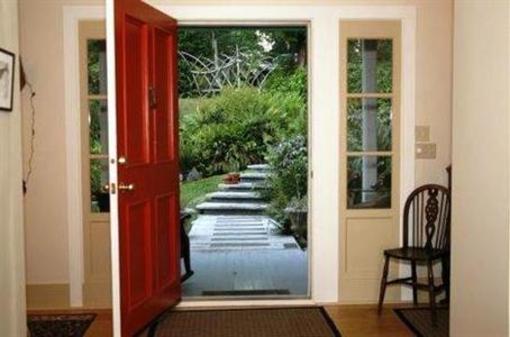 фото отеля Red Crow Guesthouse