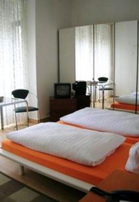фото отеля Hotel Cornelia Garni