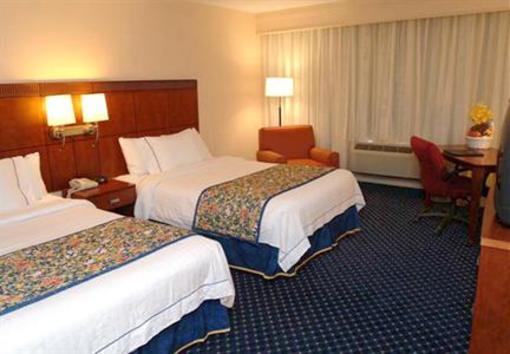 фото отеля Courtyard Hotel University Winston Salem