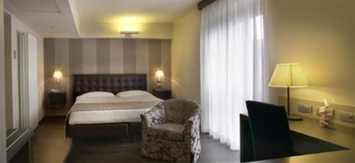 фото отеля Hotel Tre Re Sesto Calende