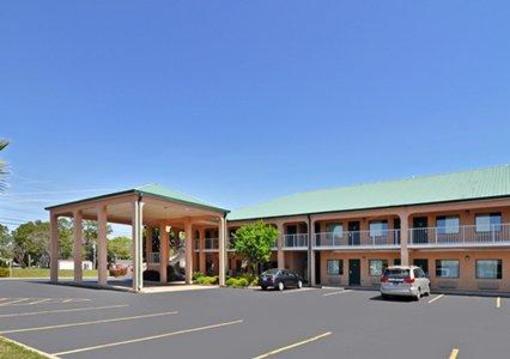 фото отеля Econo Lodge Inn& Suites Albany