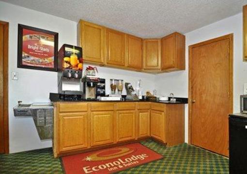 фото отеля Econo Lodge Inn& Suites Albany