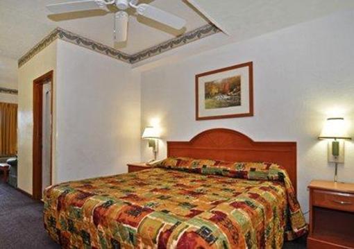 фото отеля Econo Lodge Inn& Suites Albany