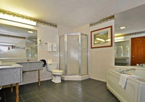 фото отеля Econo Lodge Inn& Suites Albany