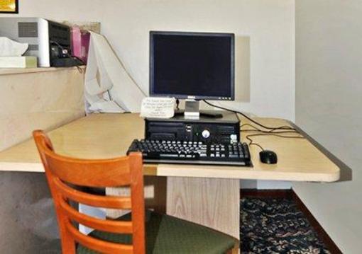 фото отеля Econo Lodge Inn& Suites Albany
