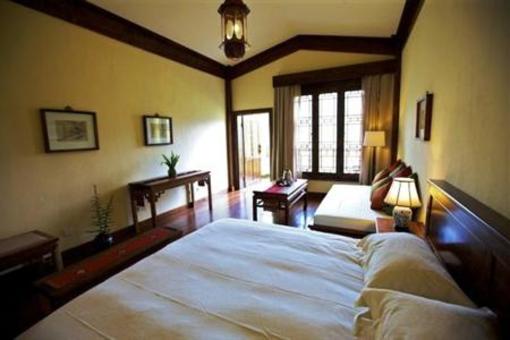 фото отеля Songtsam Tacheng Hotel