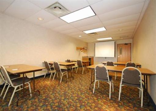 фото отеля Comfort Suites Berlin