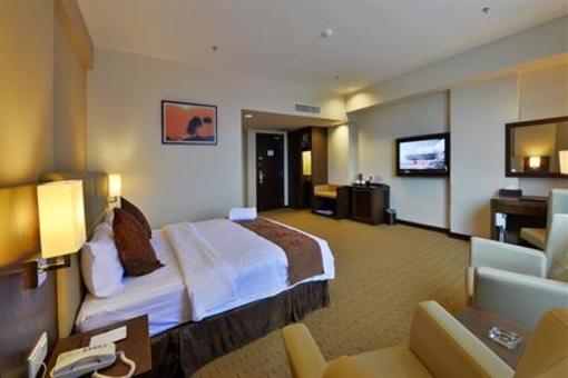 фото отеля Lintas View Hotel