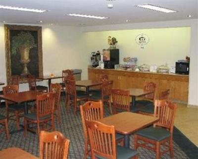 фото отеля Super 8 Hagerstown/Halfway Area