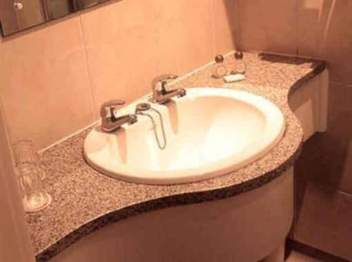 фото отеля The Briar Court Hotel Huddersfield