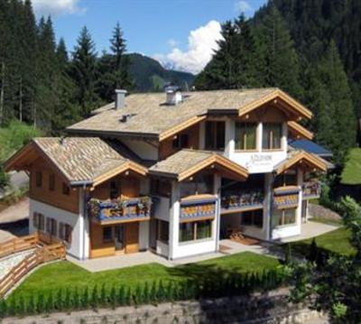 фото отеля Color Home Suite Apartments Predazzo