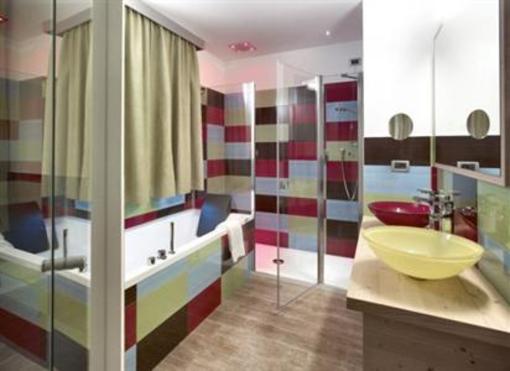 фото отеля Color Home Suite Apartments Predazzo