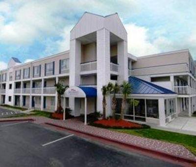 фото отеля Baymont Inn & Suites Wilmington (North Carolina)