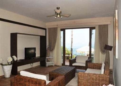 фото отеля Amos Villa Hotel
