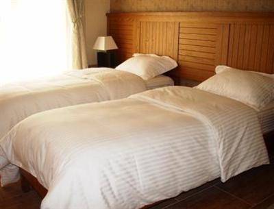 фото отеля Amos Villa Hotel