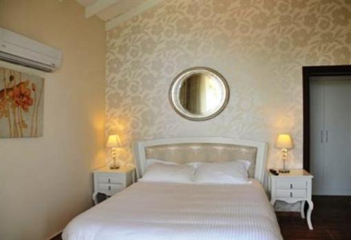 фото отеля Amos Villa Hotel