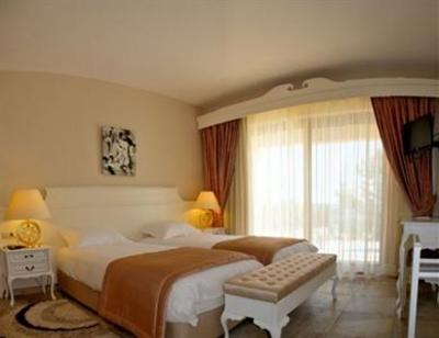 фото отеля Amos Villa Hotel