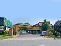 Quality Inn & Suites Coliseum