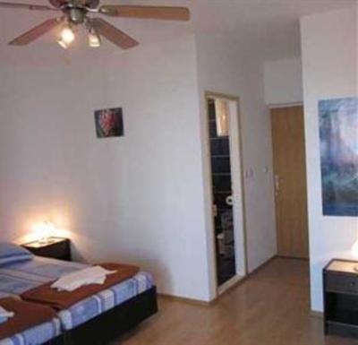 фото отеля Apartments Kresic