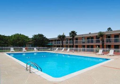 фото отеля Quality Inn Suffolk