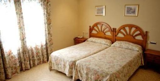 фото отеля Hotel Jardi Suites-Apartaments