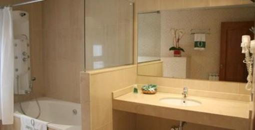 фото отеля Hotel Jardi Suites-Apartaments