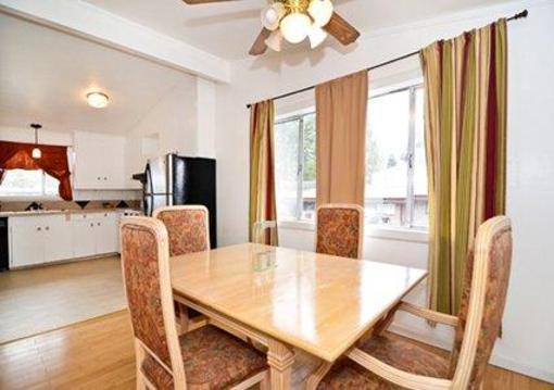 фото отеля Rodeway Inn & Suites Bend