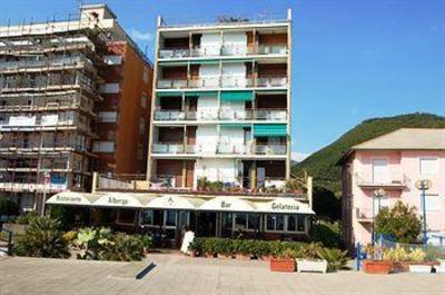 фото отеля Albergo La Lampara Deiva Marina
