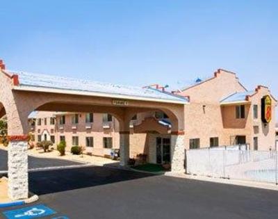 фото отеля Super 8 Motel Yucca Valley Joshua Tree National Park