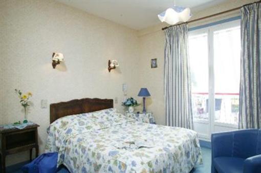 фото отеля Hotel Le Grillon