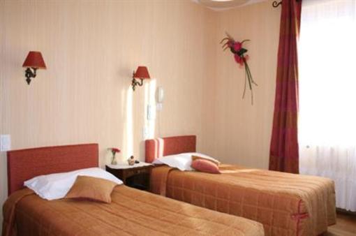 фото отеля Hotel Le Grillon