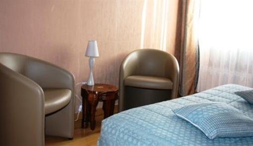 фото отеля Hotel Le Grillon