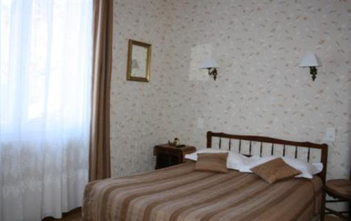 фото отеля Hotel Le Grillon