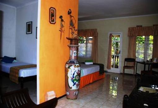 фото отеля de Daunan Home and Garden Guest House