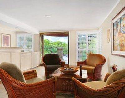 фото отеля Days Inn Maui Oceanfront