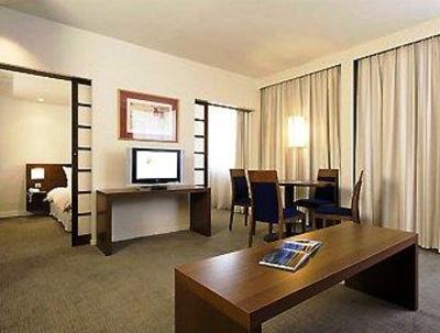 фото отеля Novotel Grenoble Centre