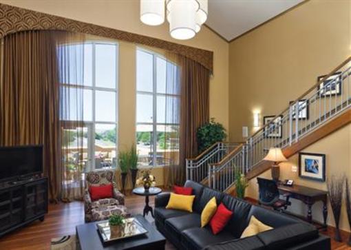 фото отеля Clubhouse Hotel Suites Pierre