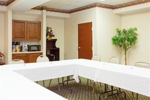 фото отеля Holiday Inn Express Hillsville