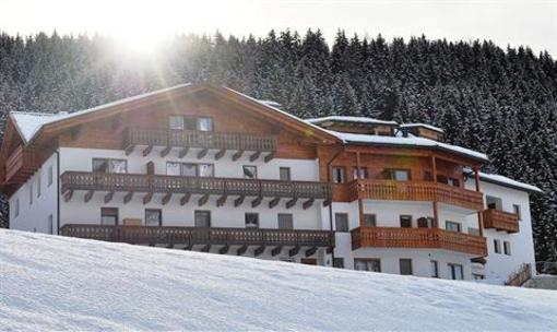 фото отеля Hotel Chalet Dlaces