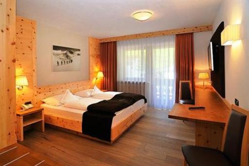 фото отеля Hotel Chalet Dlaces